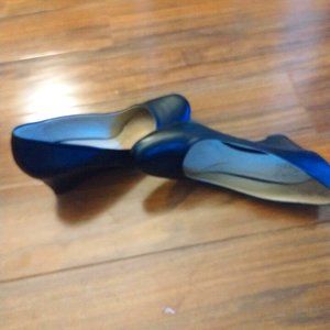 Size 8.5 Black Leather Naturalizer